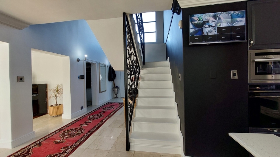 5 Bedroom Property for Sale in Sunset Beach Western Cape